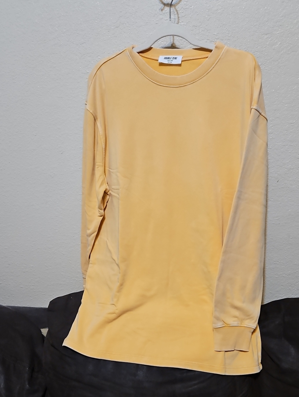 Double Zero Women's Long Sleeve Crewneck in Pale Yellow